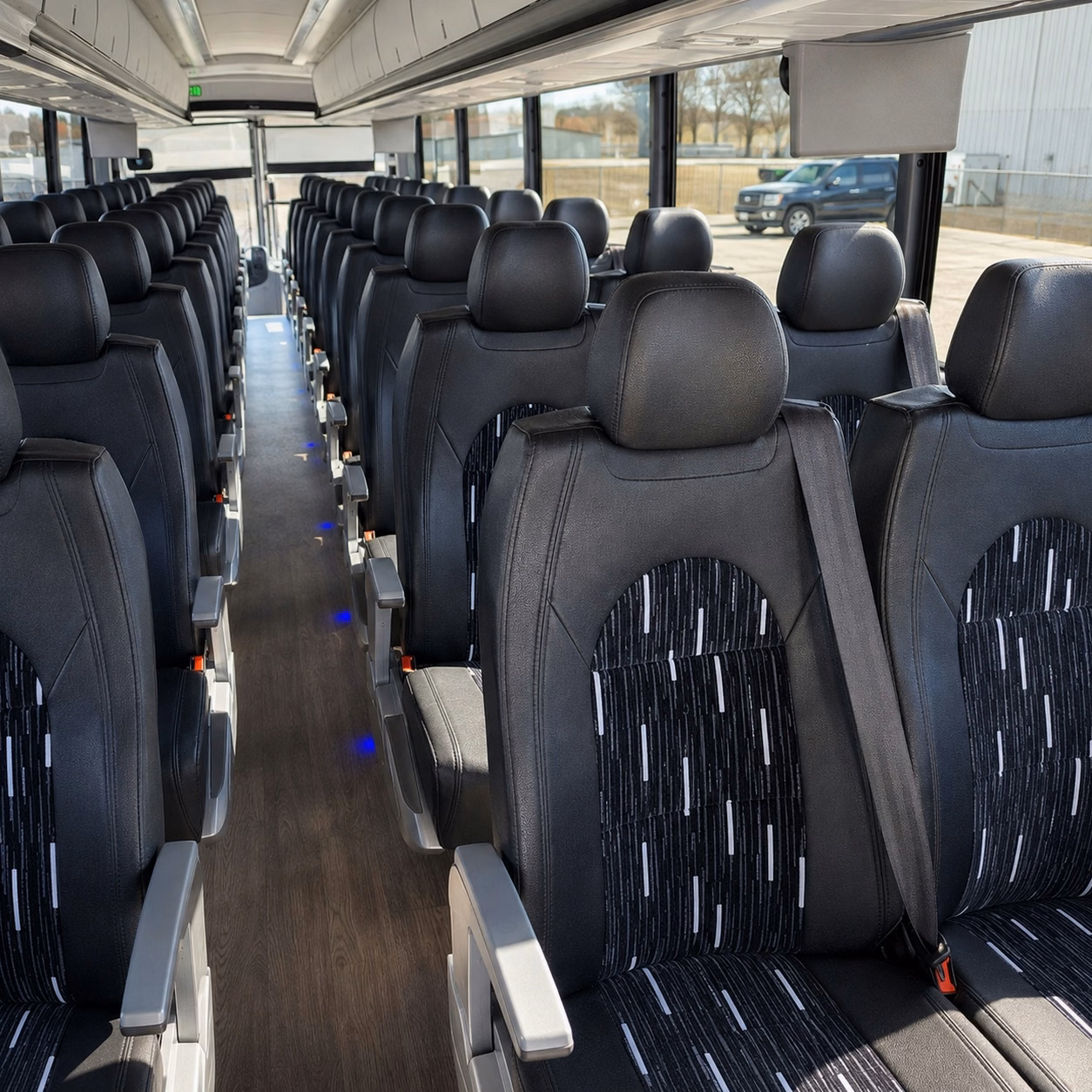 charter buses to the texas memorial museum and ut austin campus for student groups