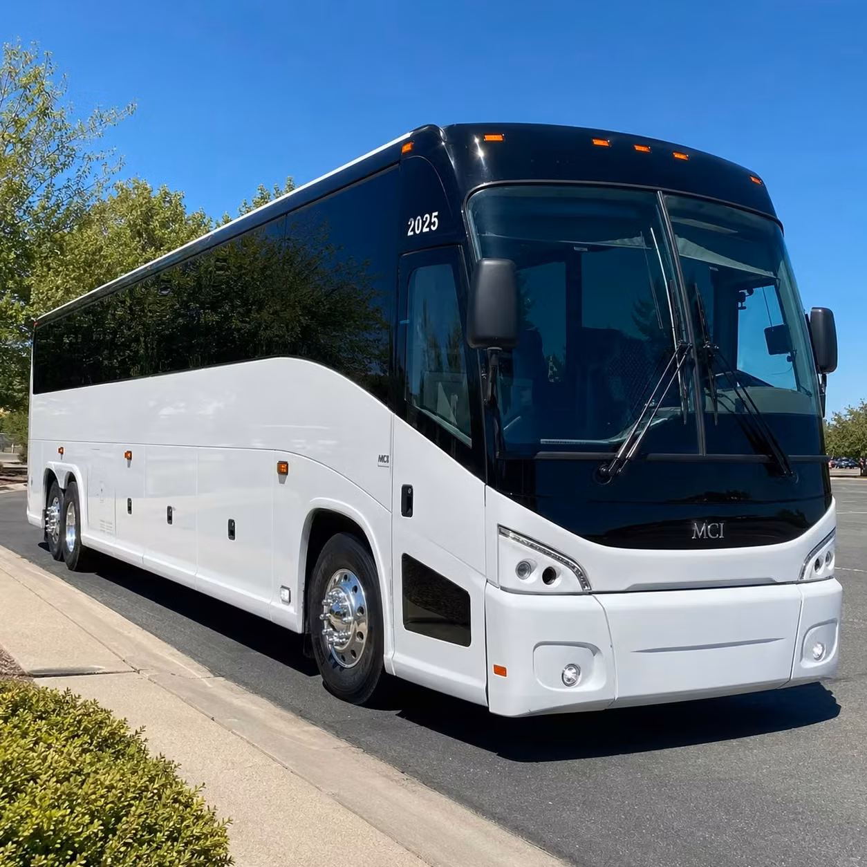 corporate groups book long distance bus rentals between austin and houston or dallas